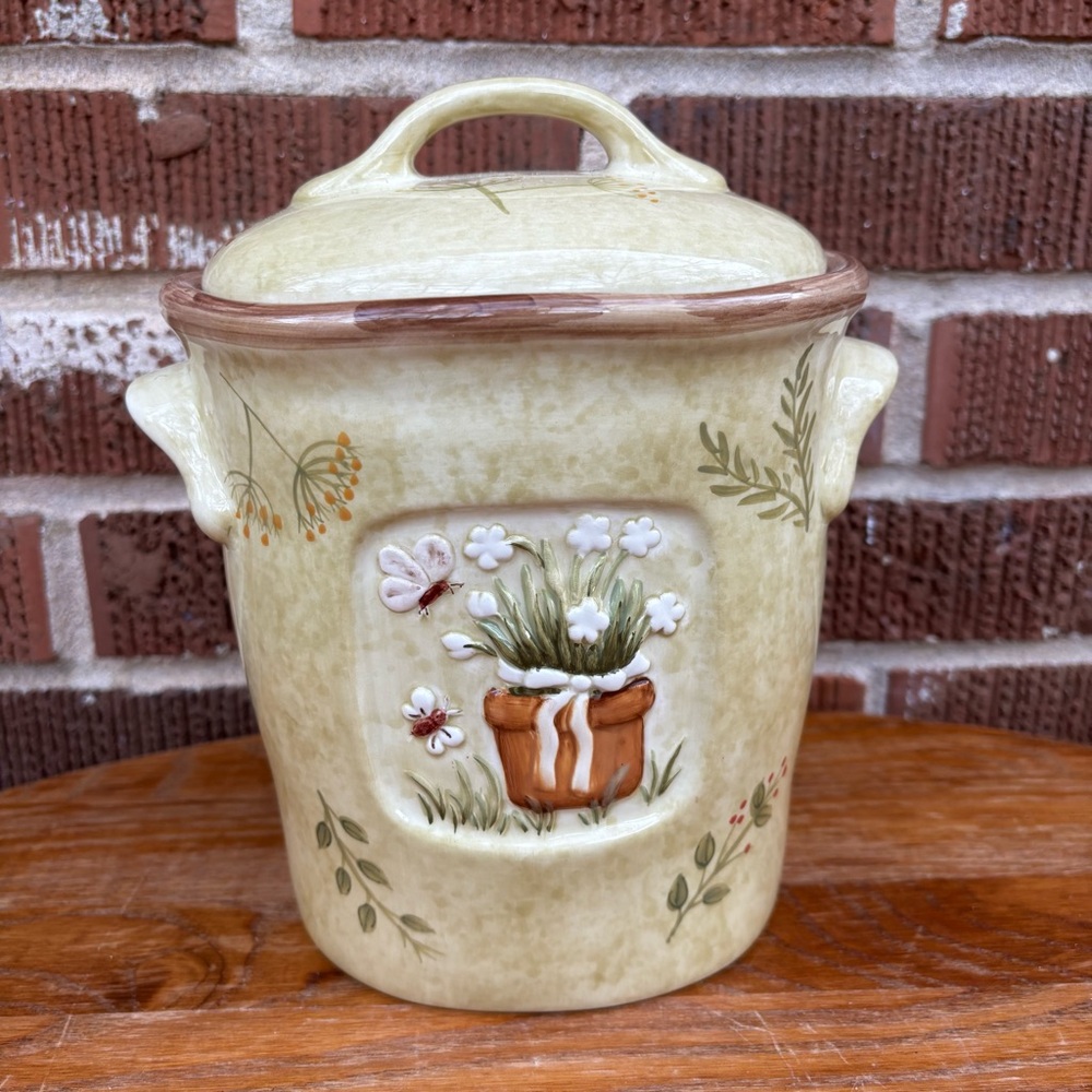 Vintage 222 FIFTH Cheri Blum "Cheri’s Garden"  Small Size Canister with lid